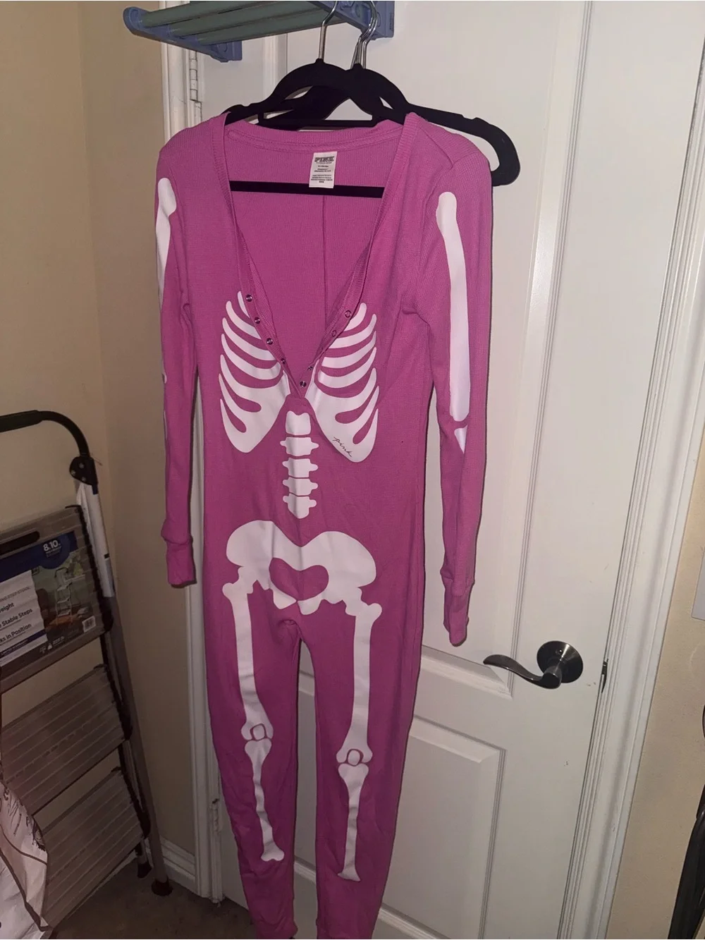 Victorias Secret hot pink